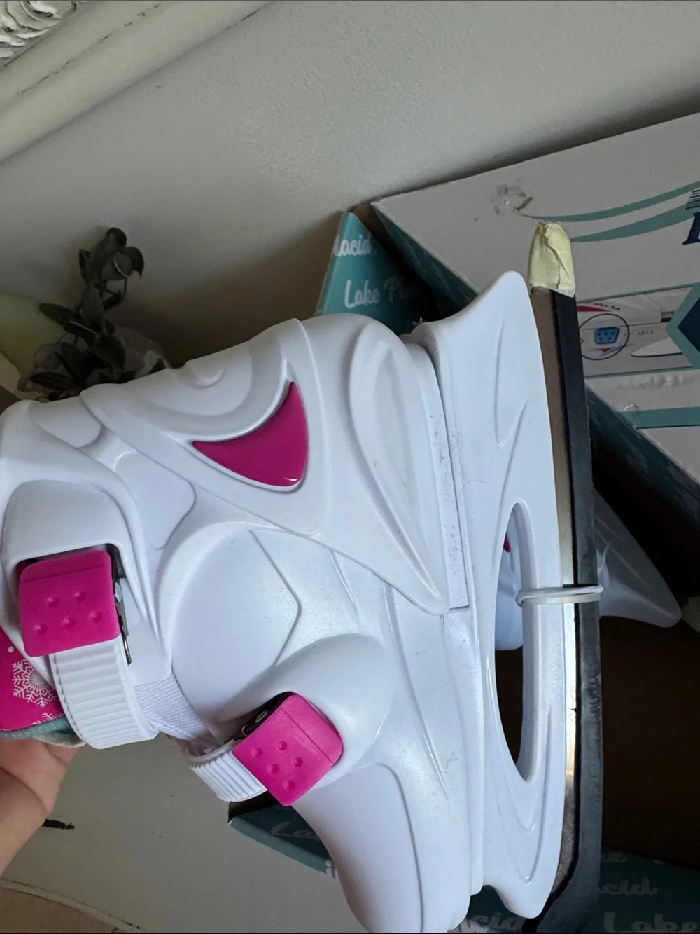 Lake Placid Adjustable Kids Ice Skates - White & Pink size 11-1